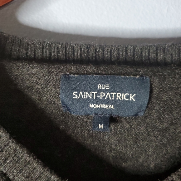 rue saint patrick sweater 100%merino Wool Size M desing in Montreal - Picture 3 of 4